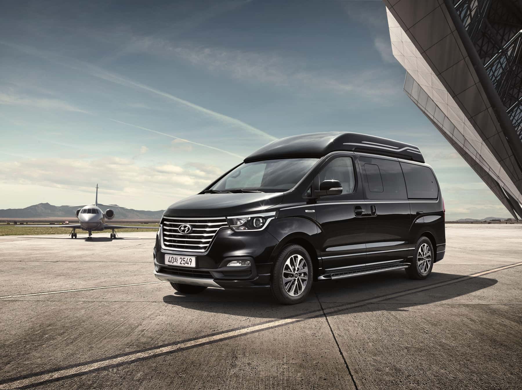 Hyundai Grand Starex Limousine
